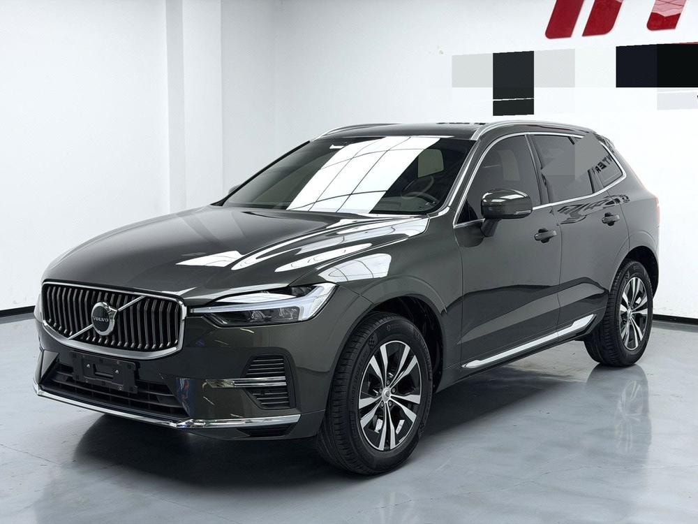 Volvo XC60 2022 — фото автомобиля