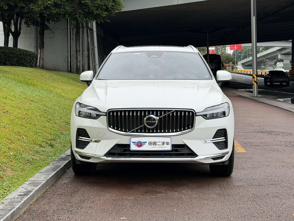 Volvo XC60 2024 — фото автомобиля 1