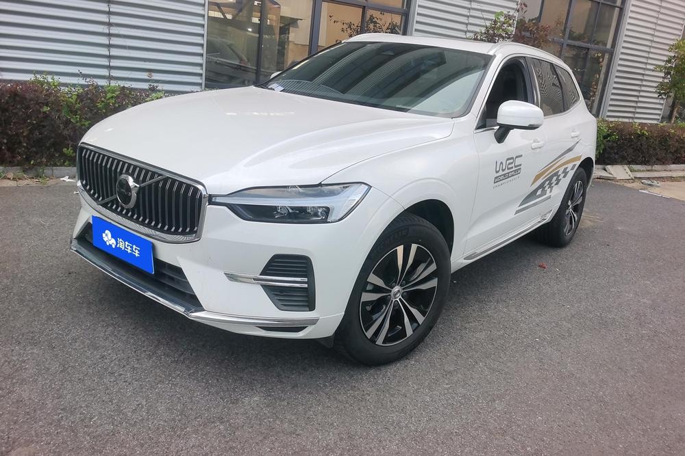 Volvo XC60 2025 — фото автомобиля