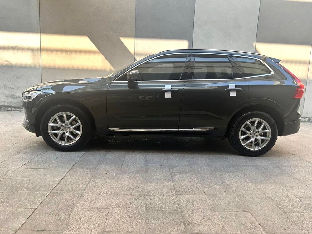 Volvo XC60 2021 — фото автомобиля