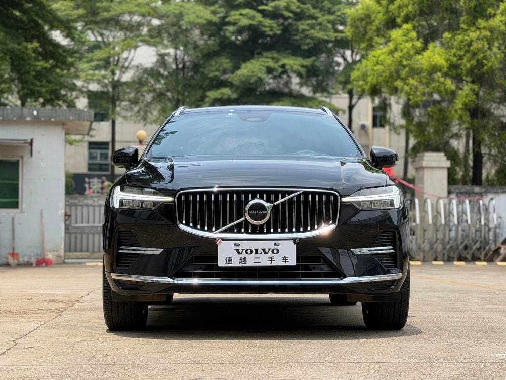 Volvo XC60 2024 — фото автомобиля