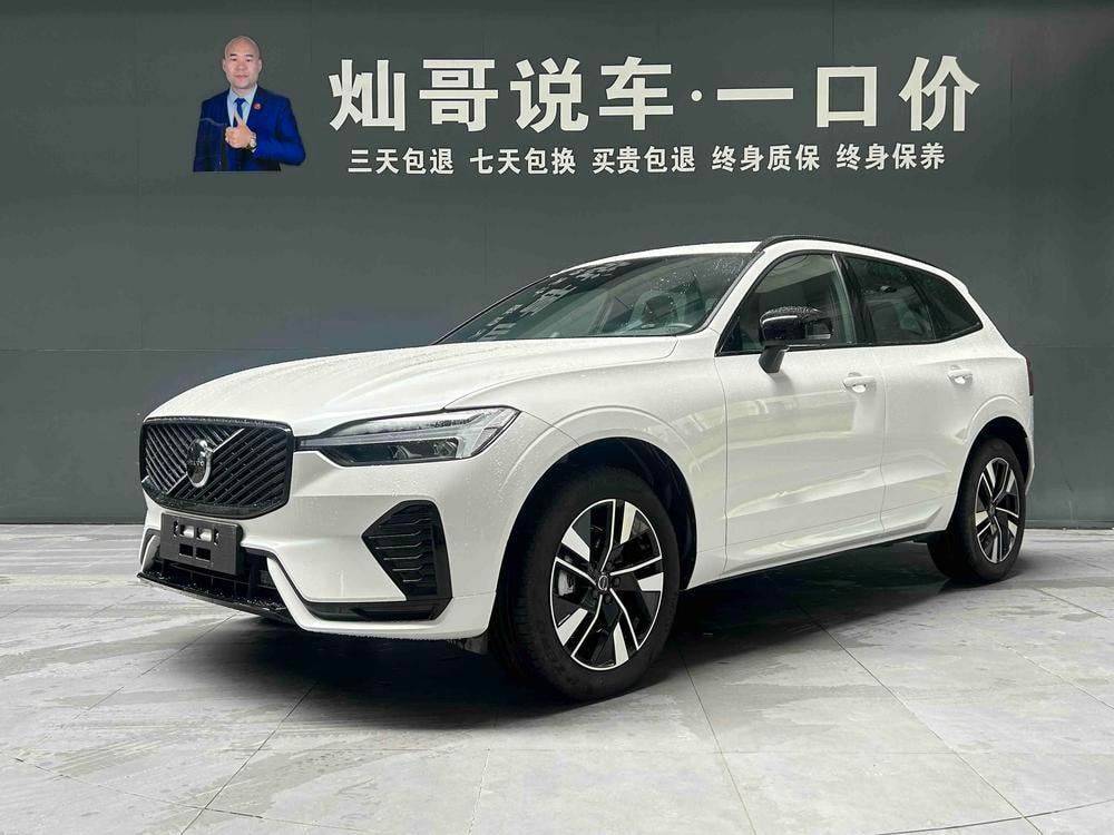 Volvo XC60 2026 — фото автомобиля