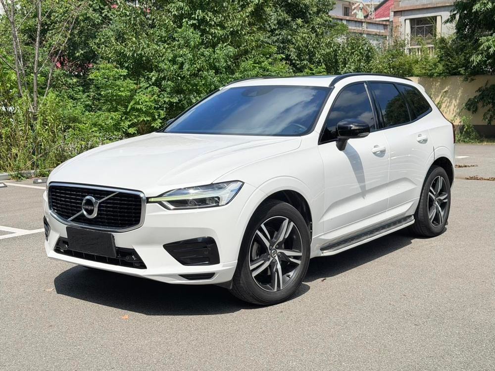 Volvo XC60 2020 — фото автомобиля