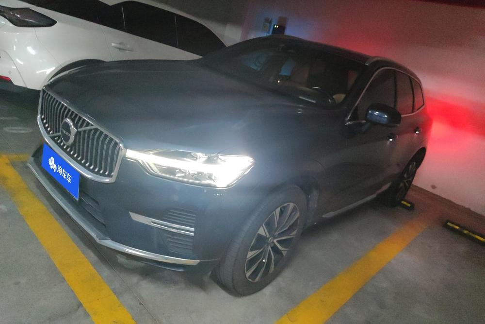 Volvo XC60 2023 — фото автомобиля