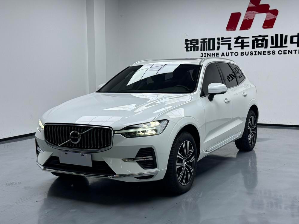 Volvo XC60 2024 — фото автомобиля