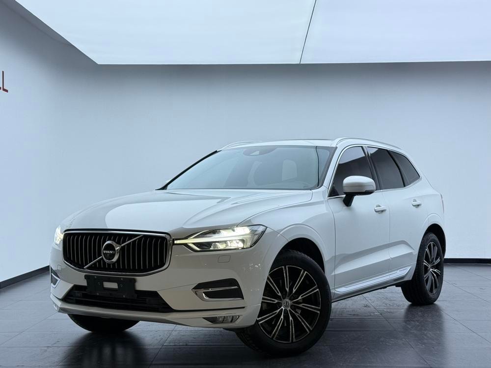 Volvo XC60 2019 — фото автомобиля