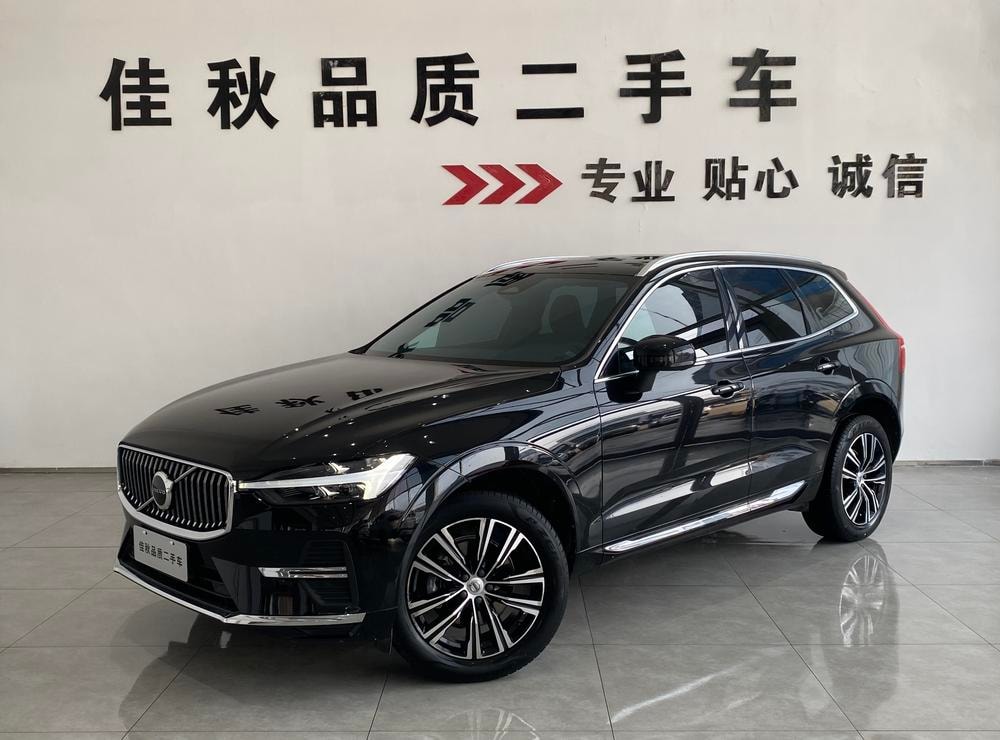 Volvo XC60 2022 — фото автомобиля
