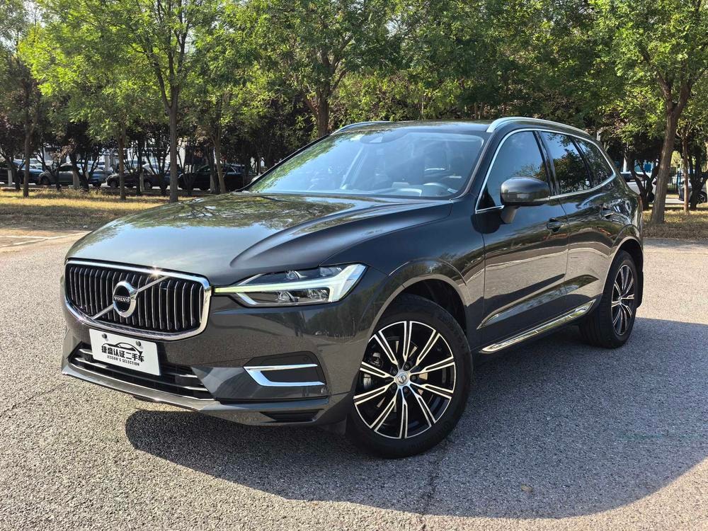 Volvo XC60 2020 — фото автомобиля