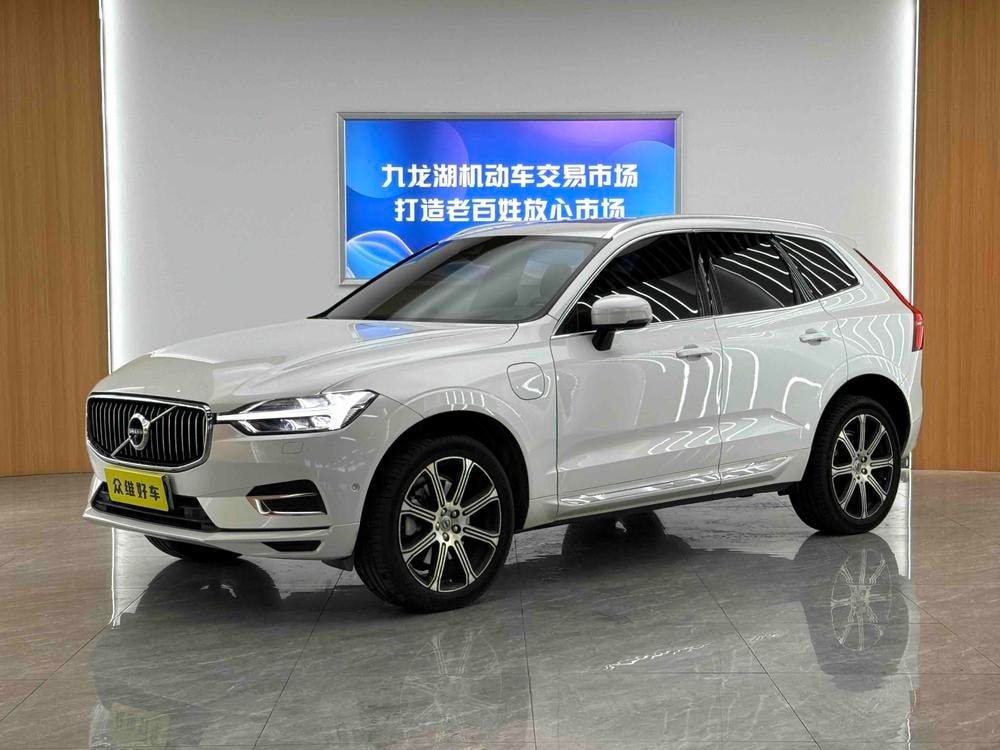 Volvo XC60 PHEV 2021 — фото автомобиля 1