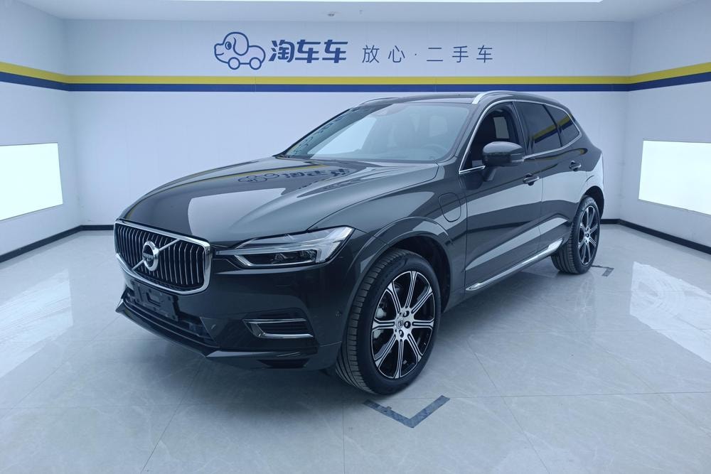 Volvo XC60 PHEV 2019 — фото автомобиля