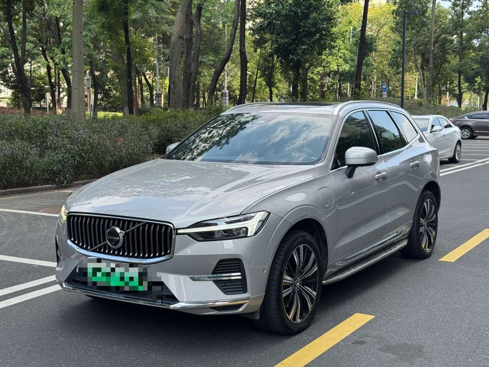 Volvo XC60 PHEV 2022 — фото автомобиля