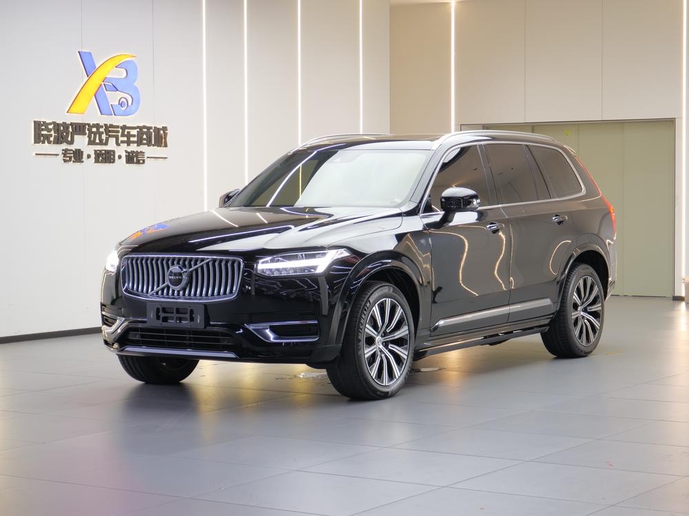 Volvo XC90 2022 — фото автомобиля 1