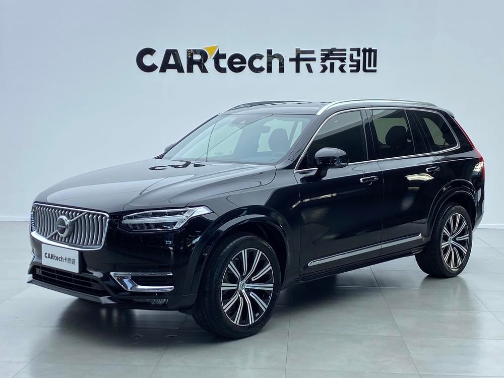 Volvo XC90 2021 — фото автомобиля