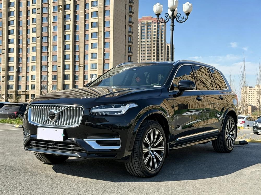 Volvo XC90 2024 — фото автомобиля