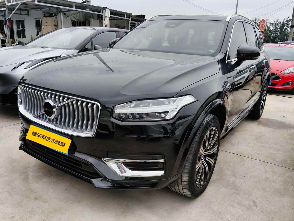 Volvo XC90 2023 — фото автомобиля 1