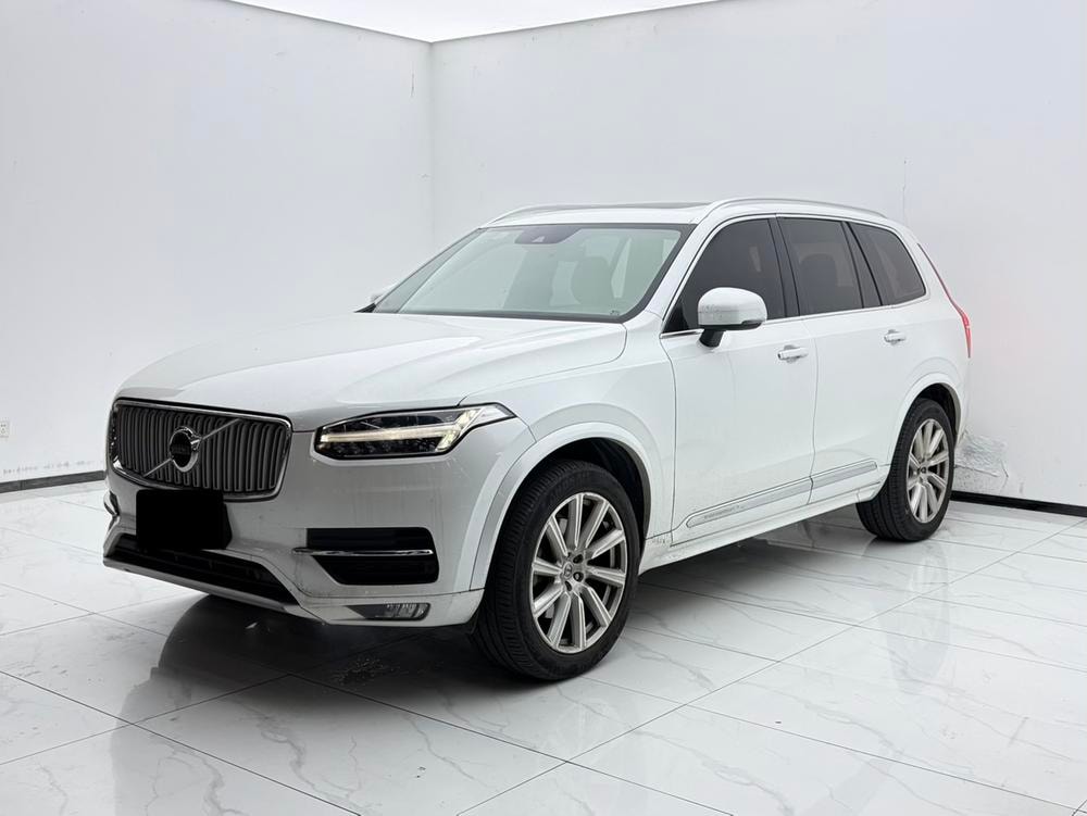 Volvo XC90 2019 — фото автомобиля