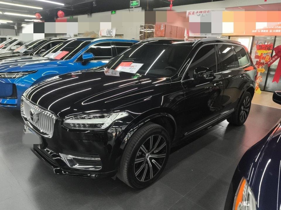 Volvo XC90 2021 — фото автомобиля