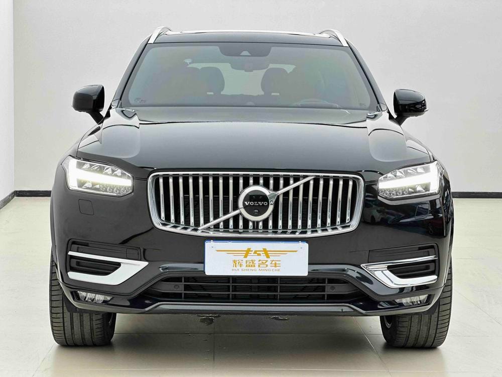 Volvo XC90 2021 — фото автомобиля