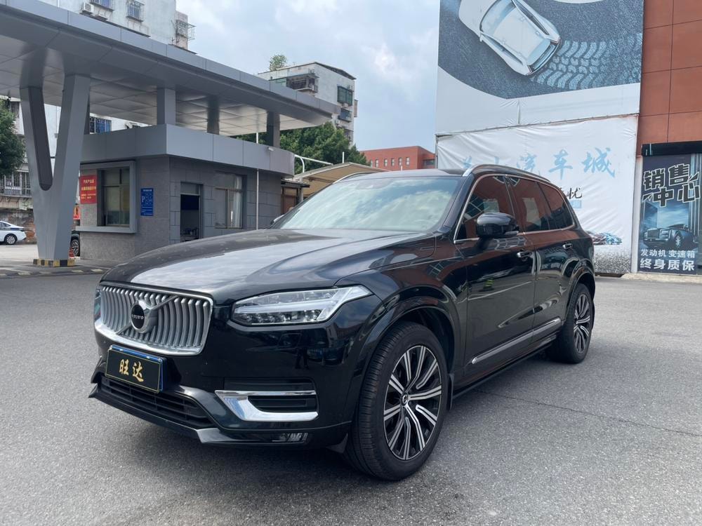 Volvo XC90 2021 — фото автомобиля