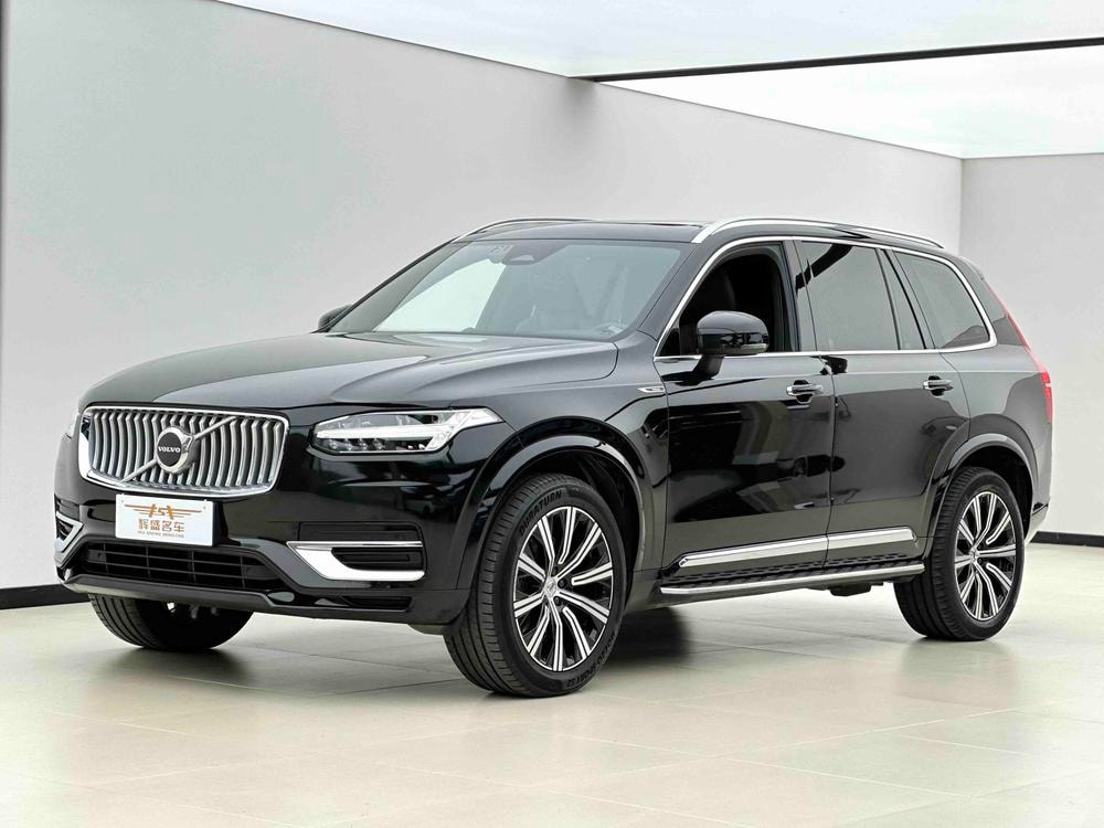 Volvo XC90 2023 — фото автомобиля