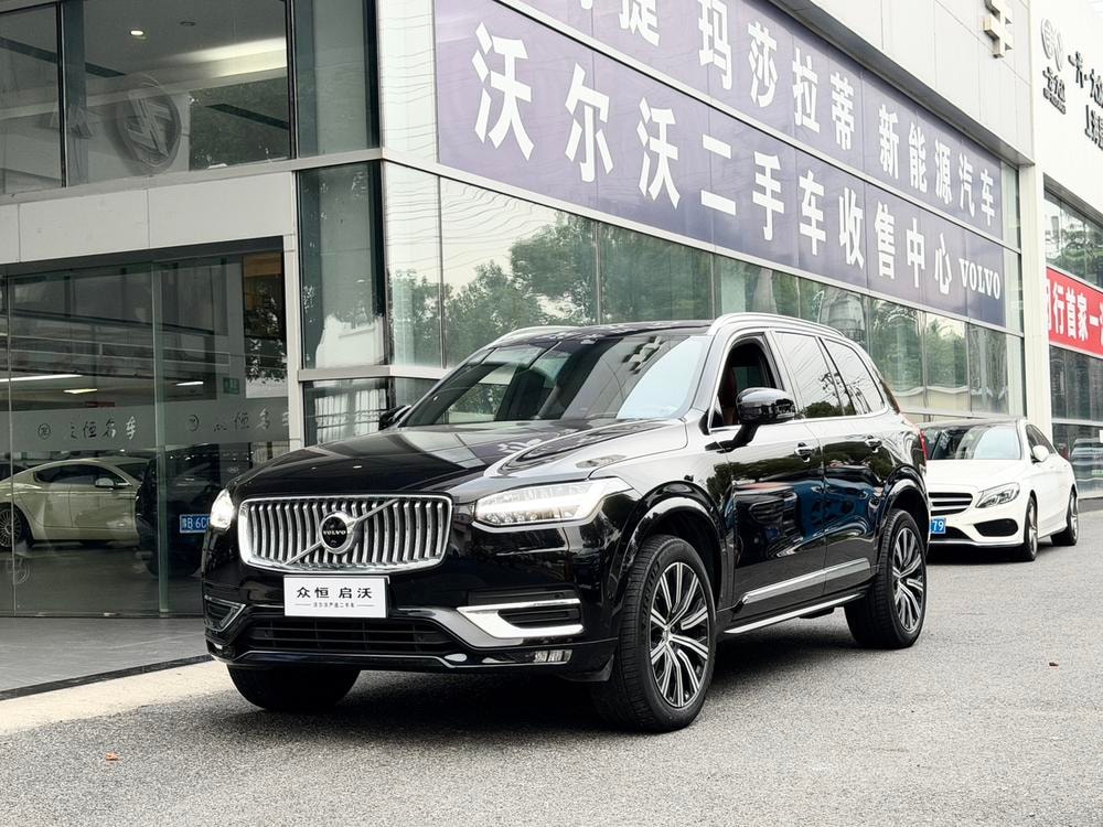 Volvo XC90 2023 — фото автомобиля