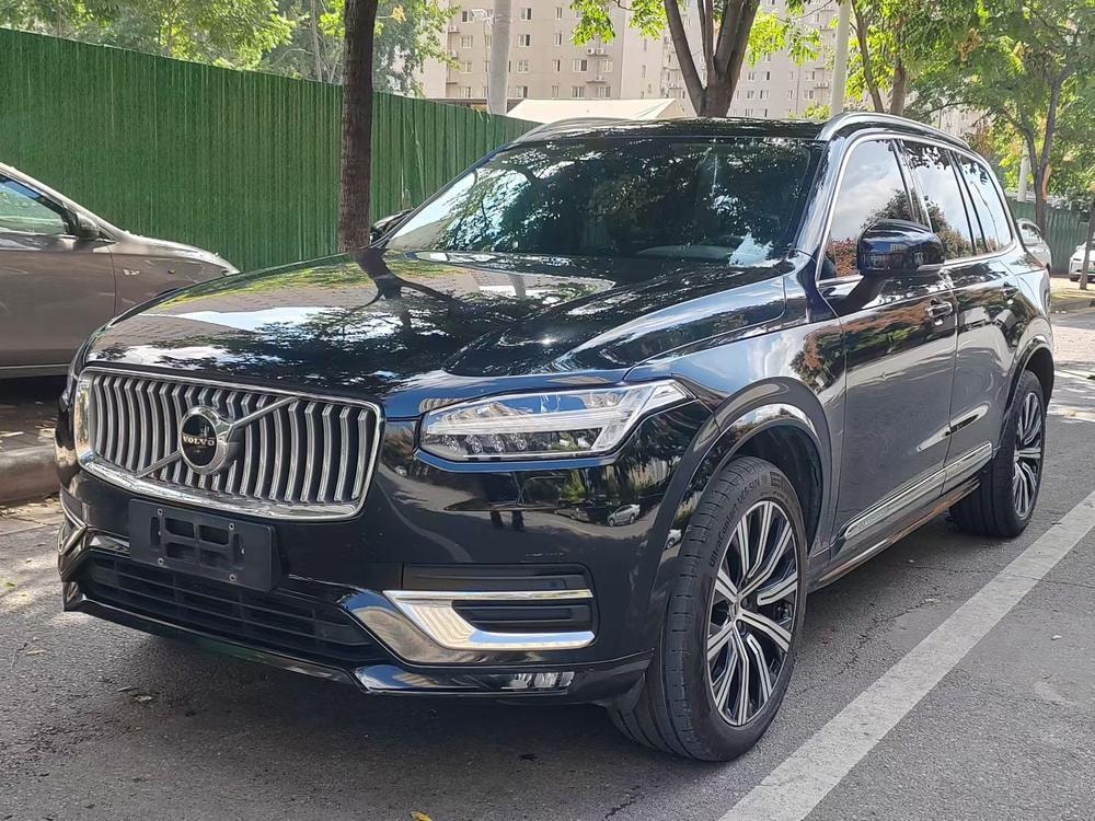 Volvo XC90 2020 — фото автомобиля