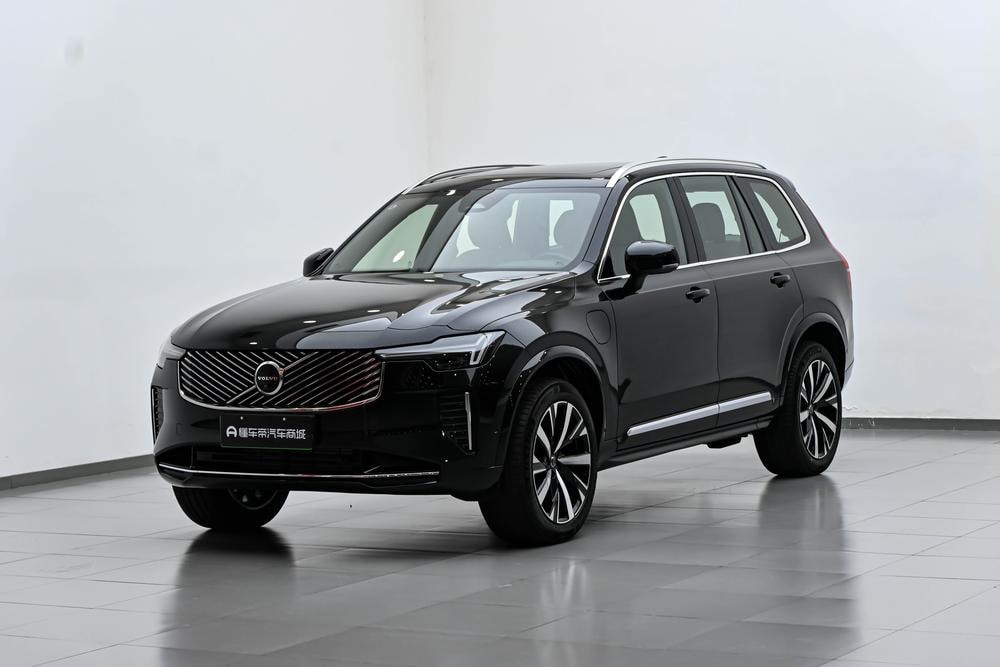 Volvo XC90 PHEV 2025 — фото автомобиля