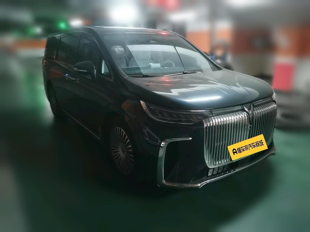 Voyah Dreamer PHEV 2025 — фото автомобиля