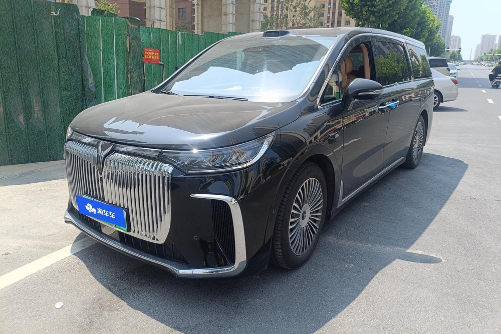 Voyah Dreamer PHEV 2025 — фото автомобиля