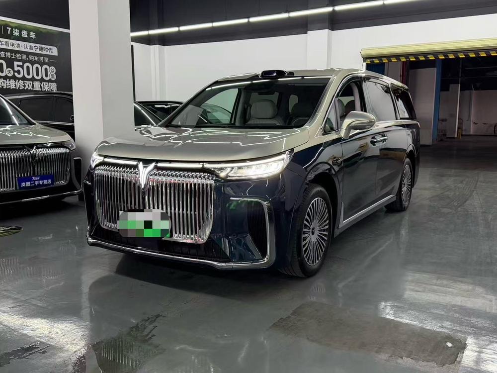 Voyah Dreamer PHEV 2025 — фото автомобиля