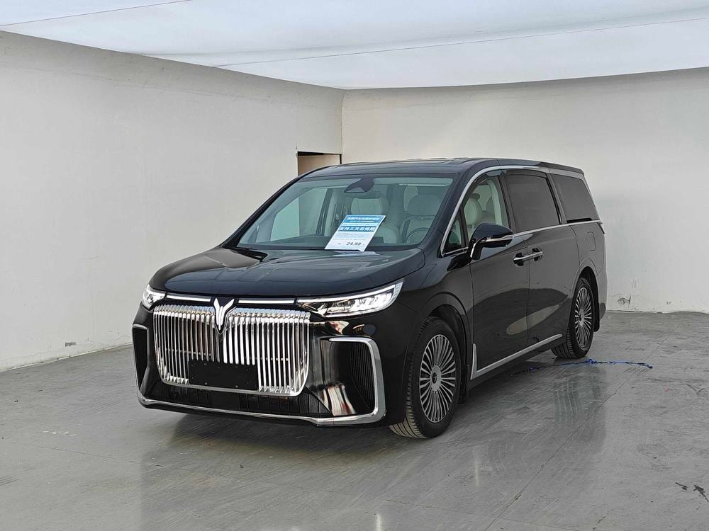 Voyah Dreamer PHEV 2025 — фото автомобиля