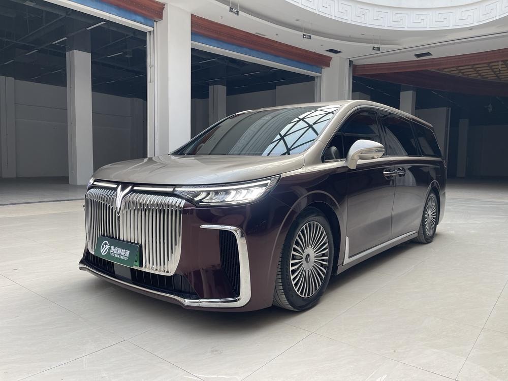 Voyah Dreamer PHEV 2025 — фото автомобиля