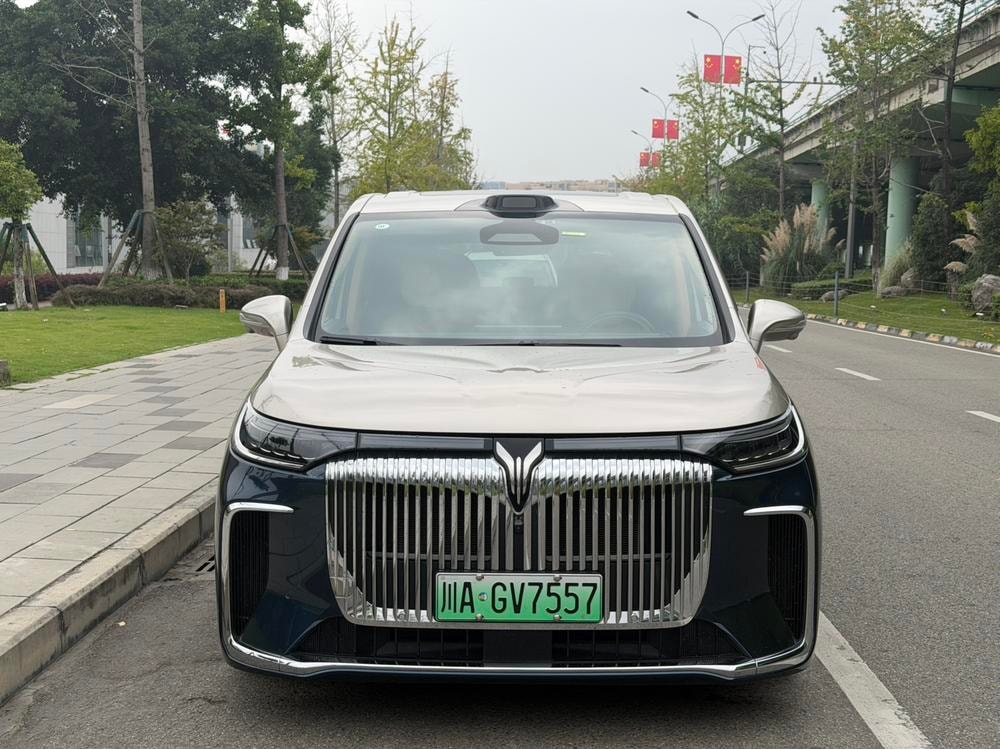 Voyah Dreamer PHEV 2026 — фото автомобиля