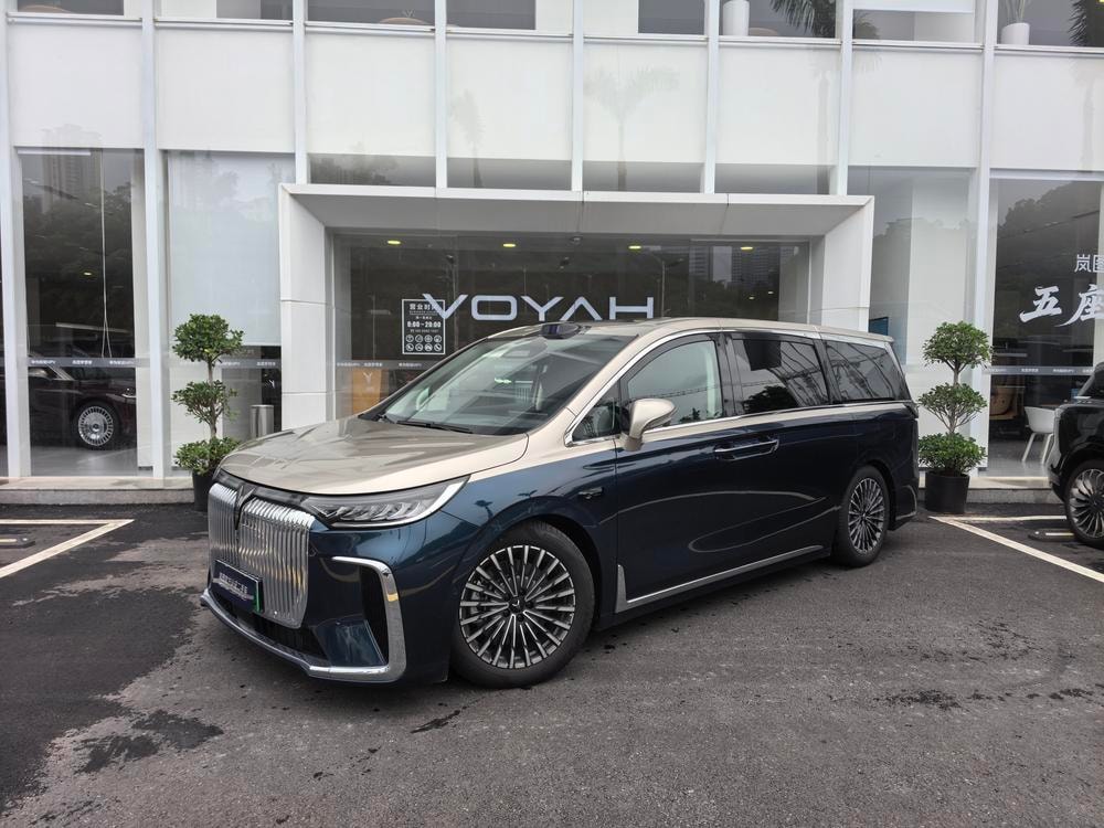 Voyah Dreamer PHEV 2026 — фото автомобиля