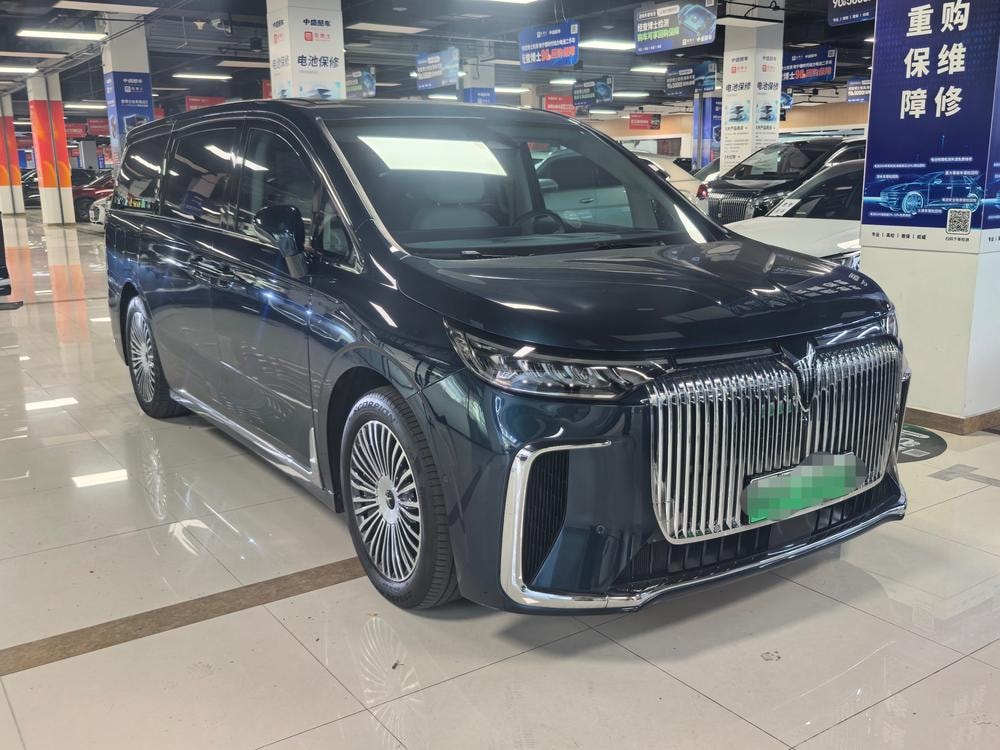 Voyah Dreamer PHEV 2025 — фото автомобиля
