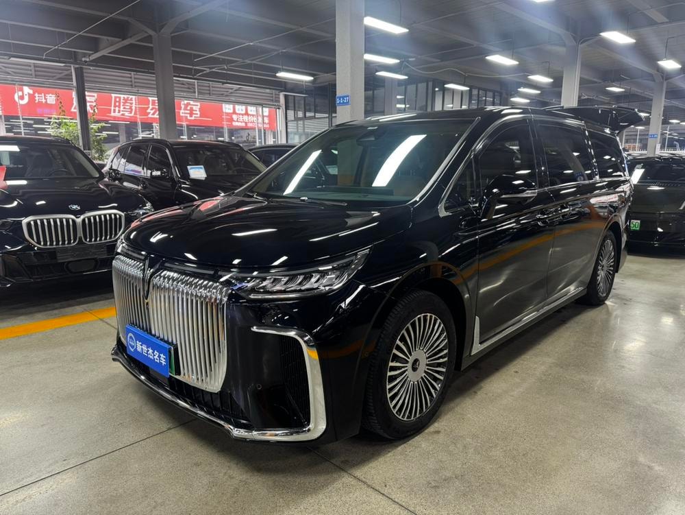 Voyah Dreamer PHEV 2025 — фото автомобиля