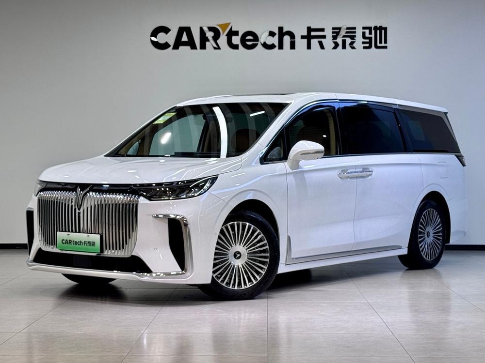 Voyah Dreamer PHEV 2025 — фото автомобиля