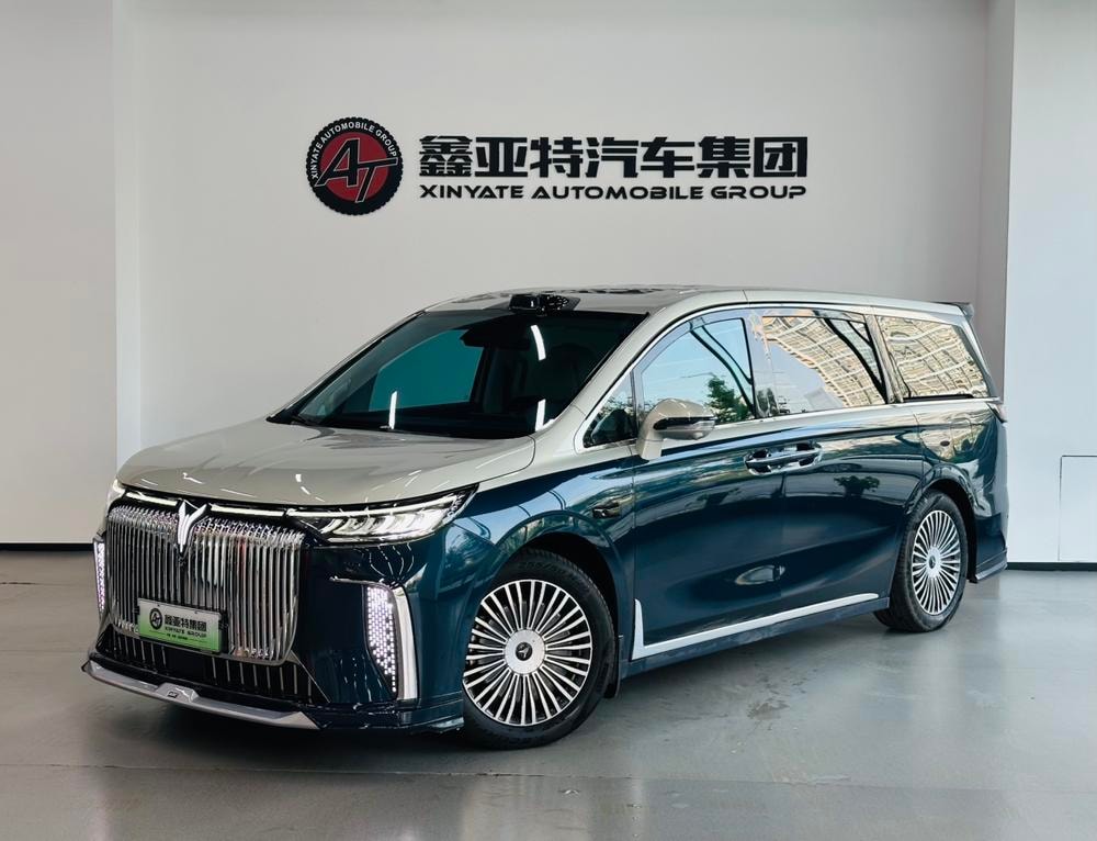 Voyah Dreamer PHEV 2025 — фото автомобиля