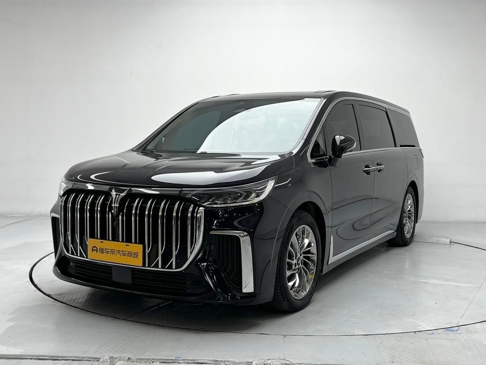 Voyah Dreamer PHEV 2024 — фото автомобиля