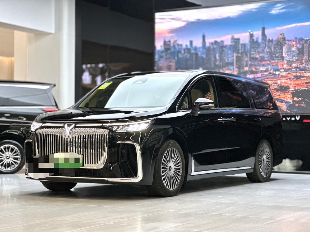 Voyah Dreamer PHEV 2025 — фото автомобиля