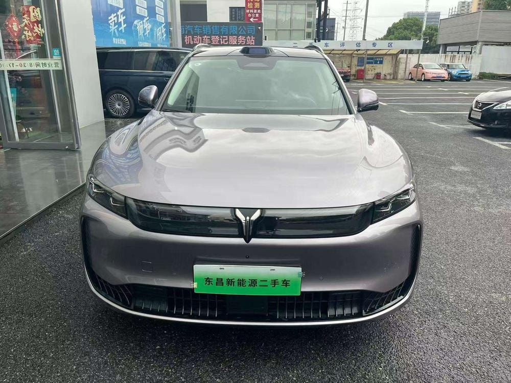 Voyah FREE 2025 — фото автомобиля