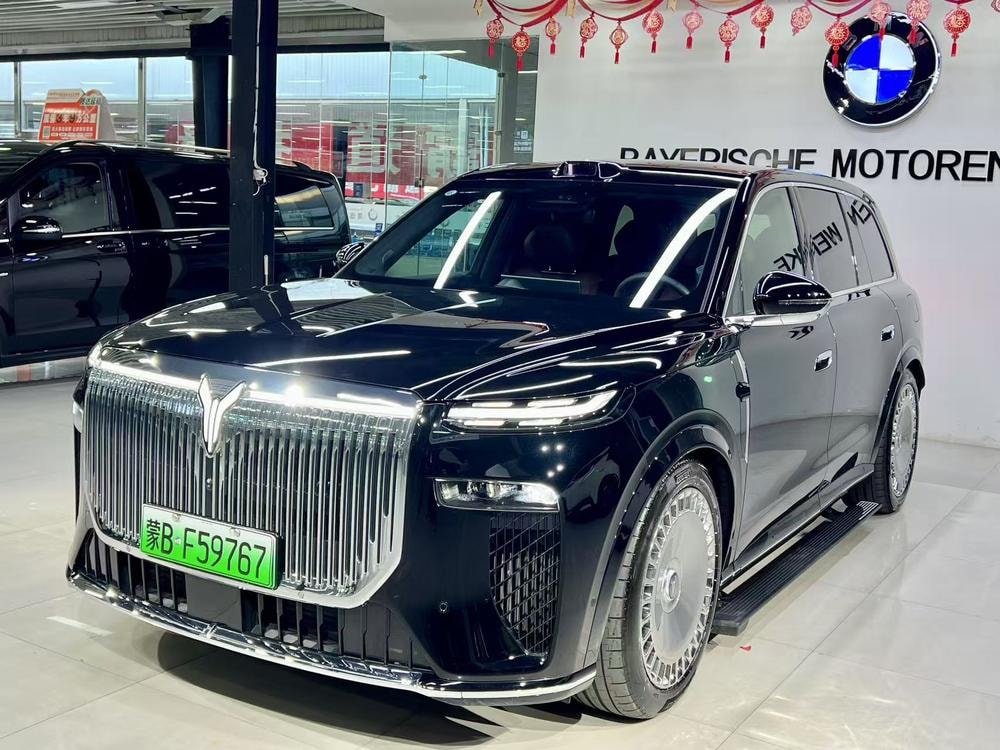 Voyah 岚图泰山 PHEV 2026 — фото автомобиля