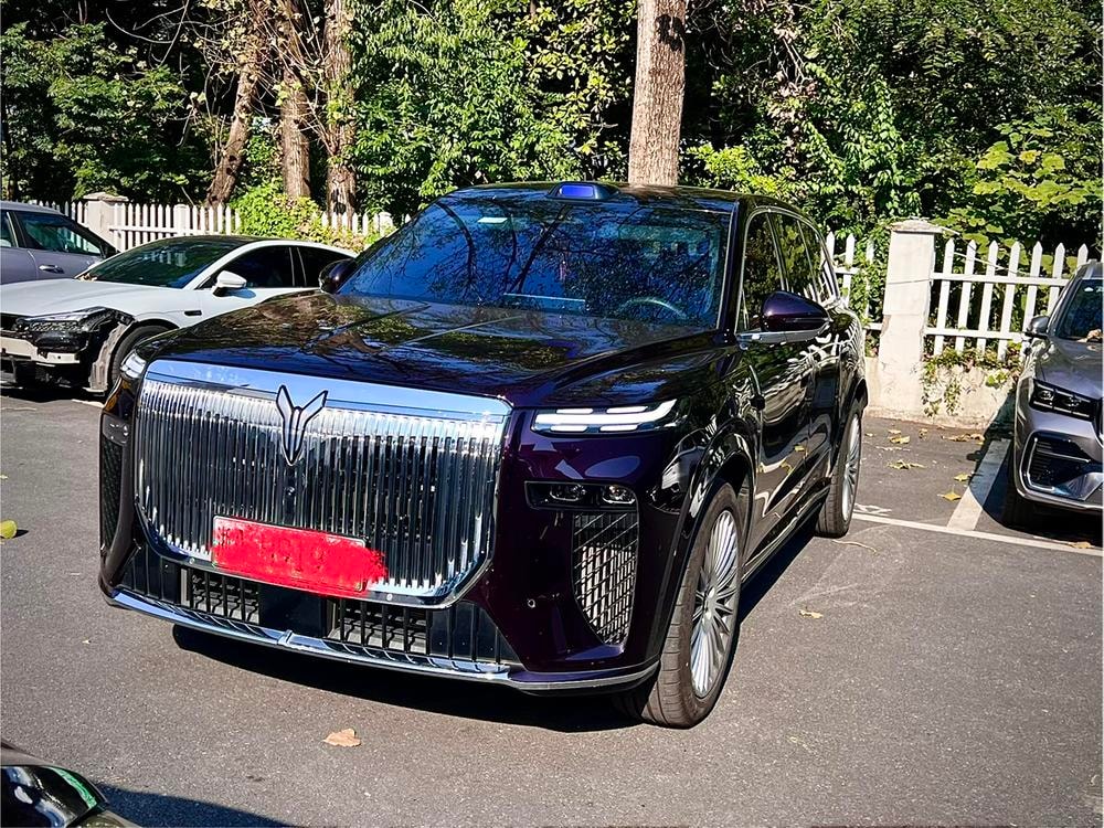 Voyah 岚图泰山 PHEV 2026 — фото автомобиля