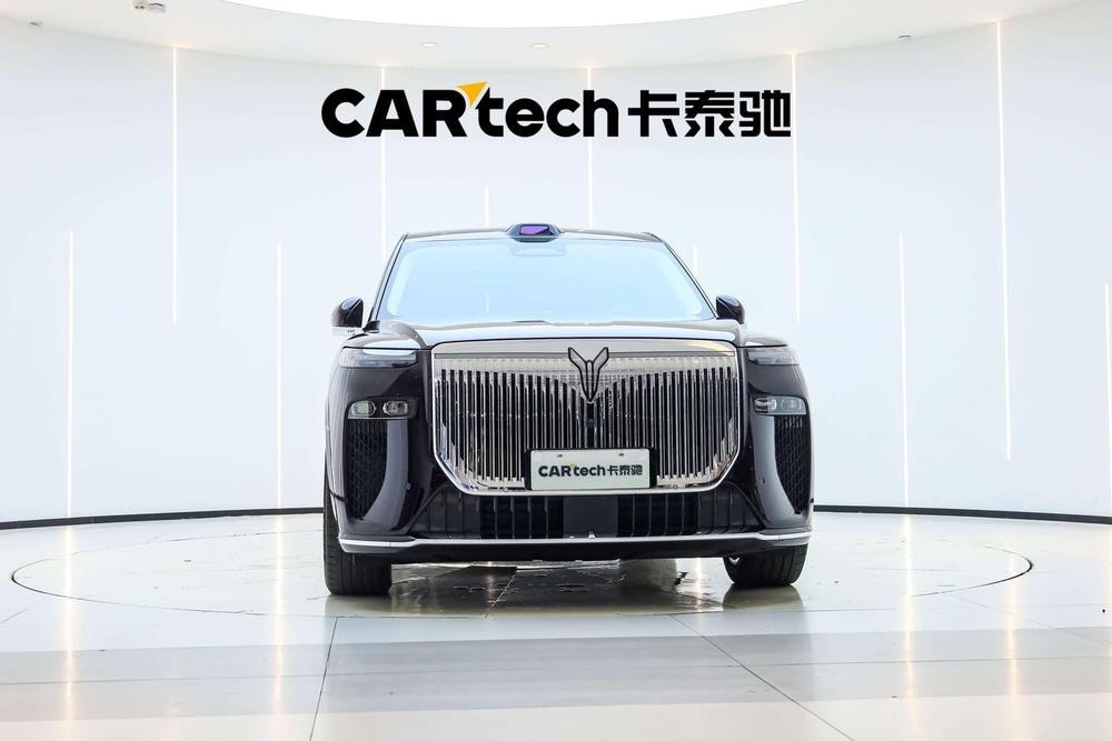 Voyah 岚图泰山 PHEV 2026 — фото автомобиля