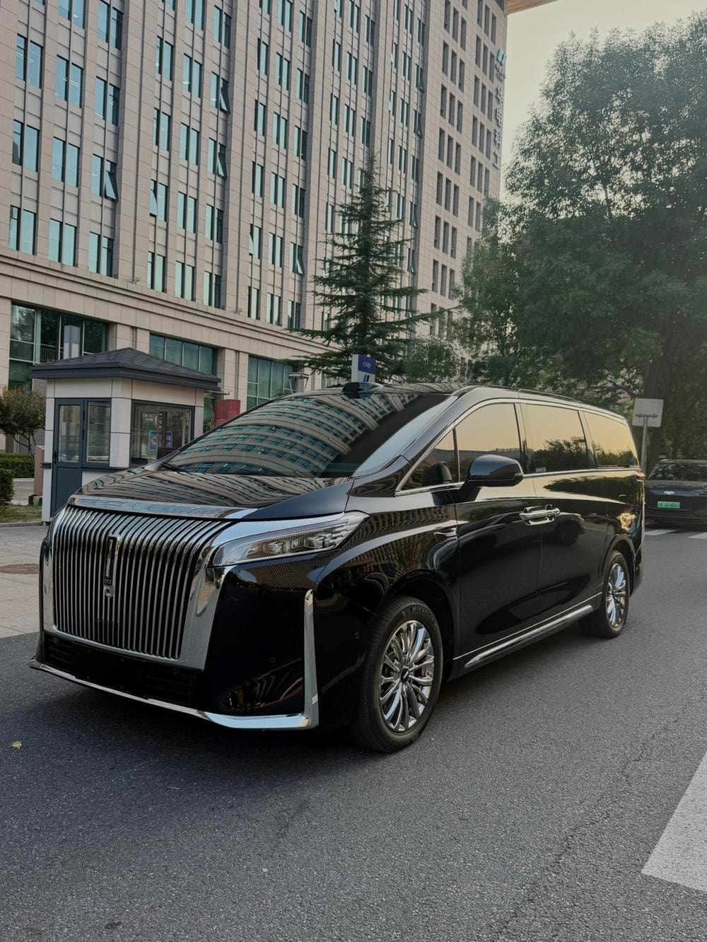 WEY 高山 PHEV 2025 — фото автомобиля