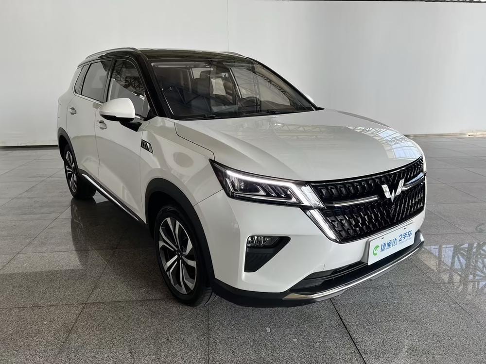 Wuling Asta 2021 — фото автомобиля