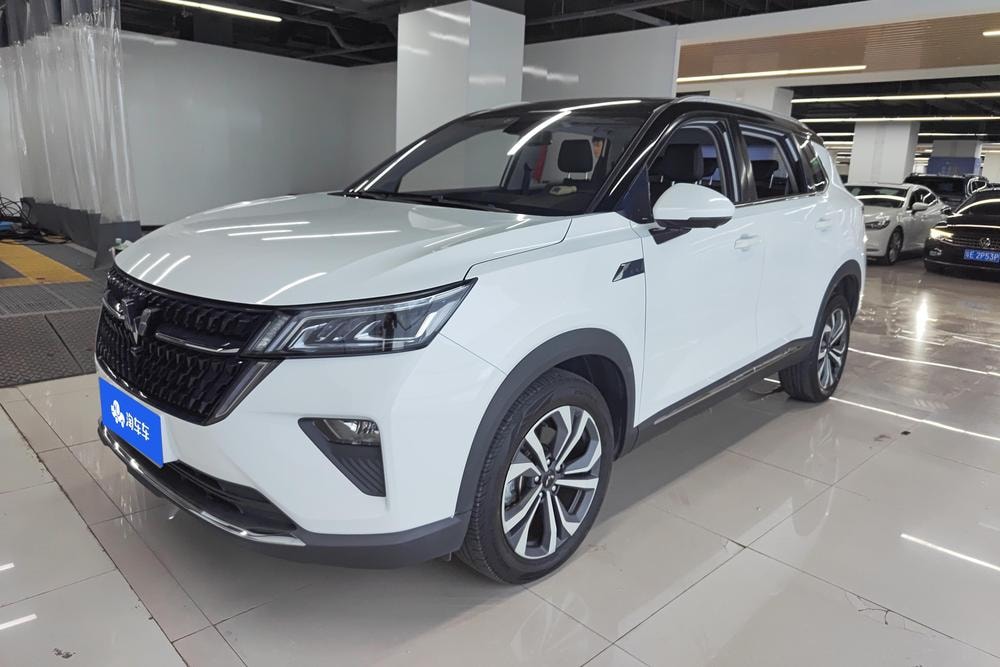 Wuling Asta 2022 — фото автомобиля 1