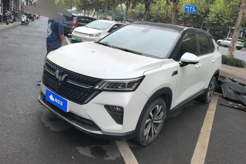 Wuling Asta 2021 — фото автомобиля