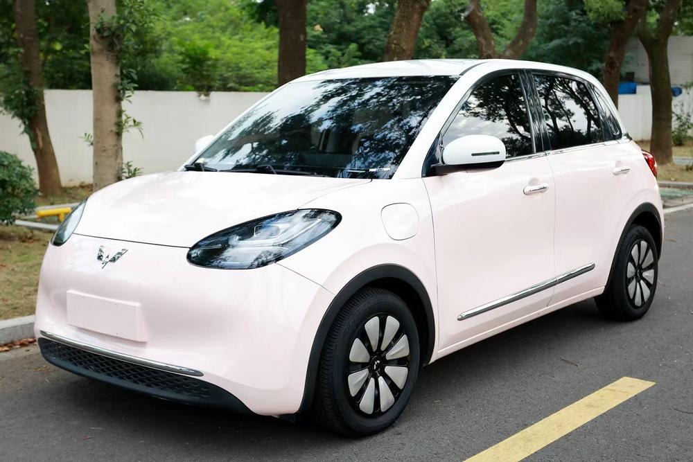 Wuling Bingo 2023 — фото автомобиля 1