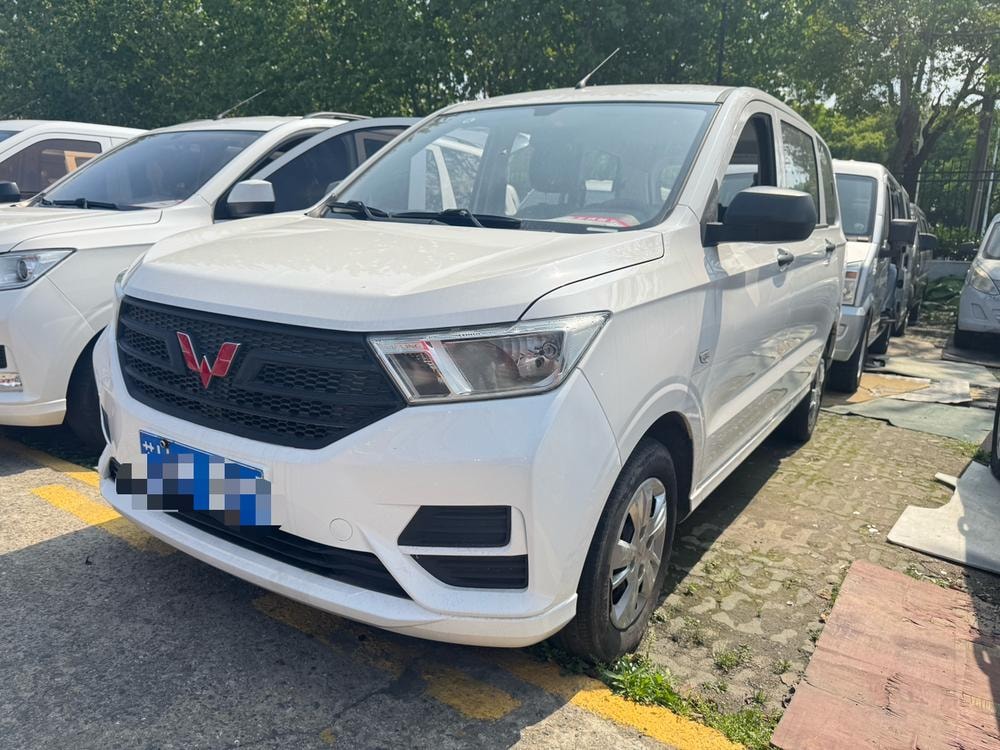 Wuling Hongguang 2021 — фото автомобиля 1